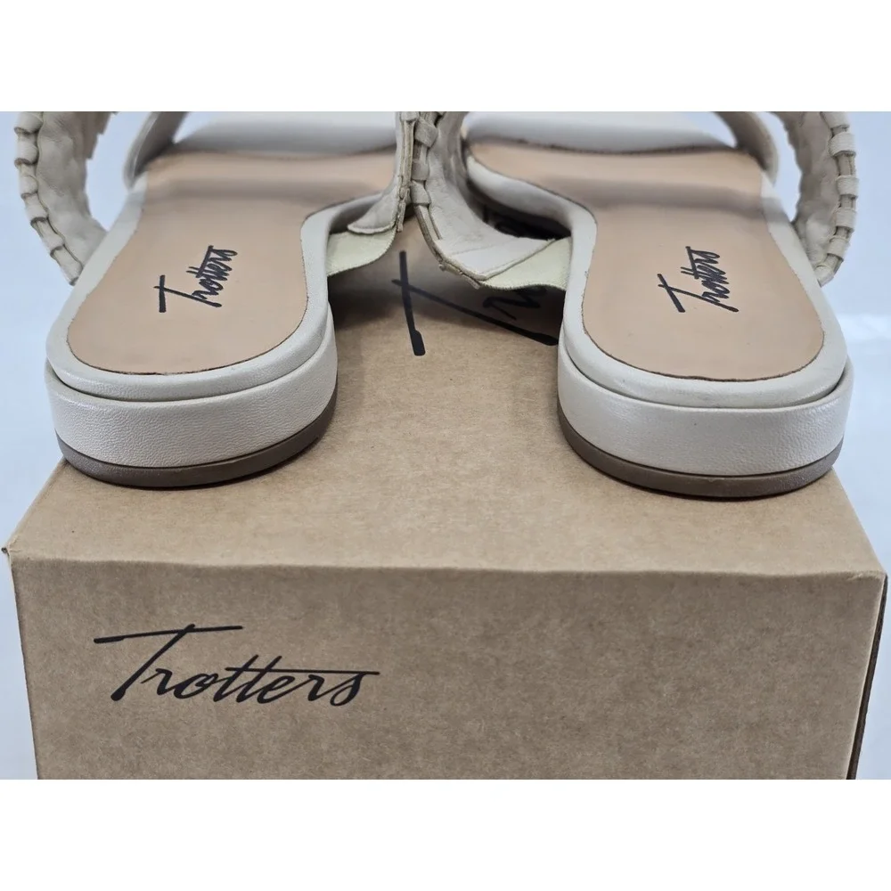 NIB Trotters Women's Nalane Sandals - Color Ivory - Size 8 Wide - Picture 7 of 13